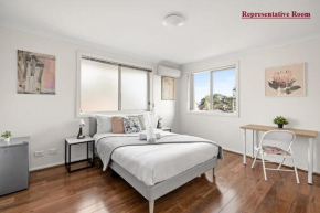 Luxe Ensuite Double Room in Panania - Near Stations